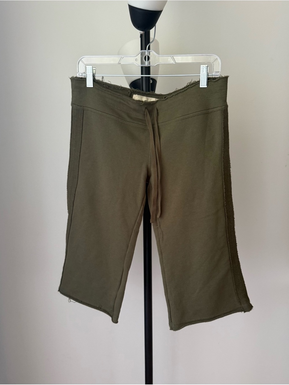 Pacific Girl Vintage Y2K Women’s M Capri Sweatpants Olive Green Raw Edge